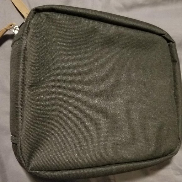 Free with purchase NWOT saver lunchbox - Picture 4 of 5